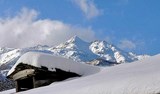 CHALET DANS LA NEIGE